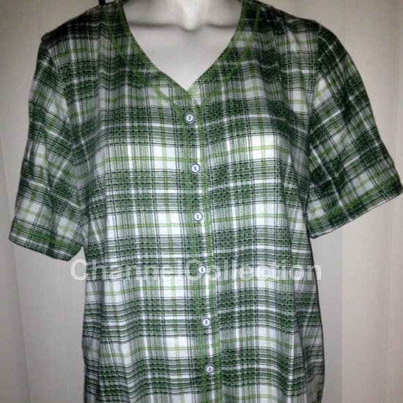 Ladies plus Size 0X Button Down Short Sleeved Top-New! - Picture 1 of 7